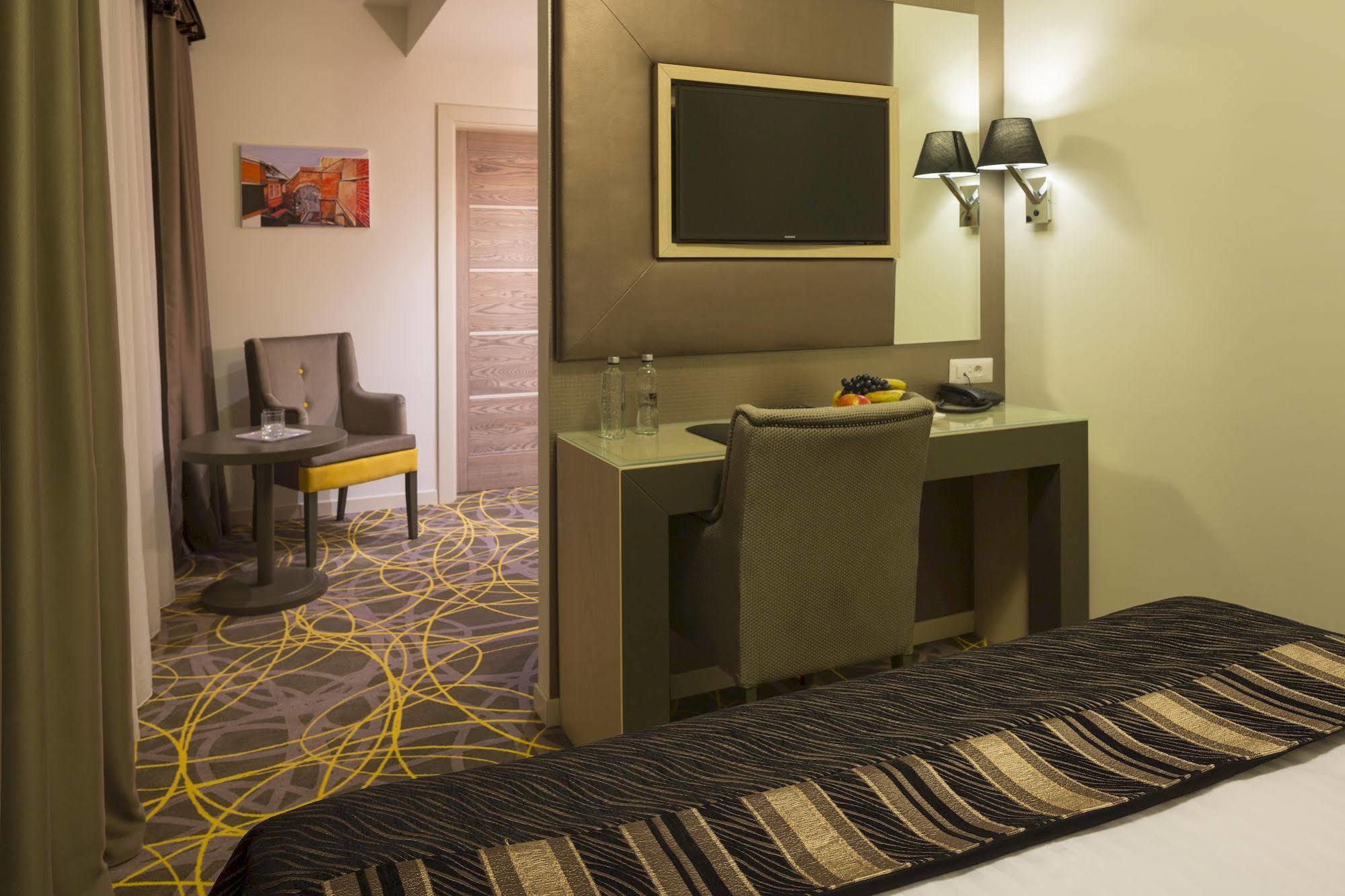 Exclusive Hotel & More シビウ エクステリア 写真