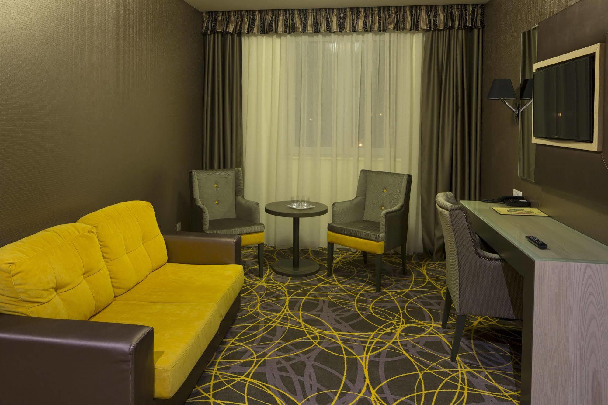 Exclusive Hotel & More シビウ エクステリア 写真