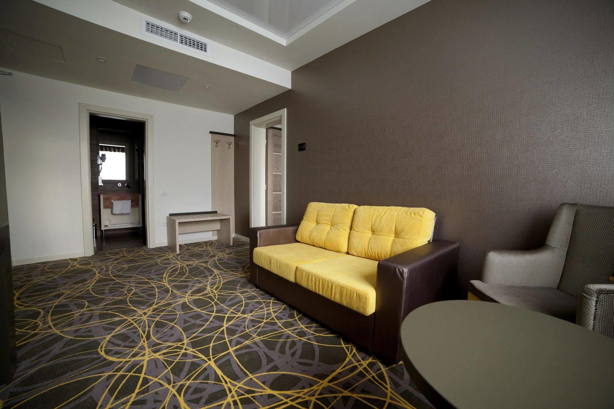 Exclusive Hotel & More シビウ エクステリア 写真